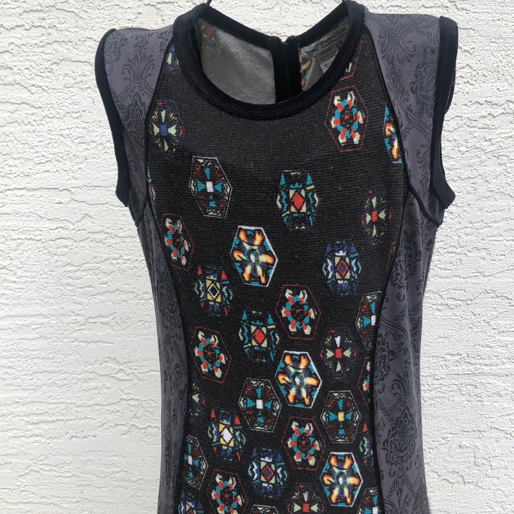 Papillon Sleeveless Dress - Picture 3 of 16